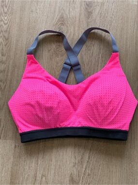 Victoria Sport Pink Sports Bra Size 32DD Adjustable Straps workout top Gum Run